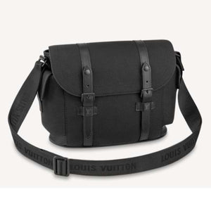 Louis Vuitton LV Unisex Christopher Messenger Black Taurillon Cowhide Leather Handbag