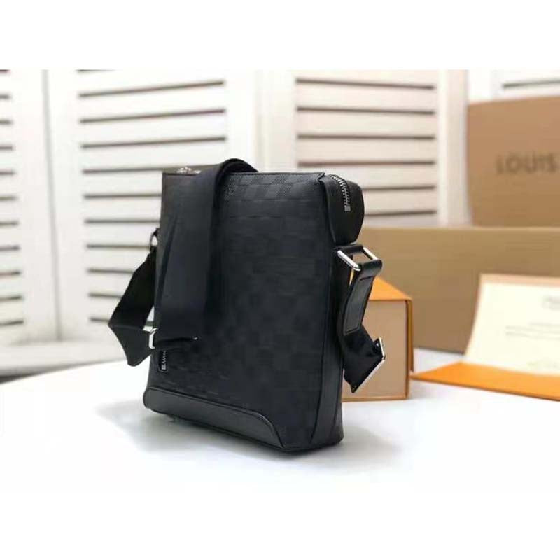 Louis Vuitton LV Unisex Discovery Messenger BB Damier Infini Cowhide Leather-Black Handbag