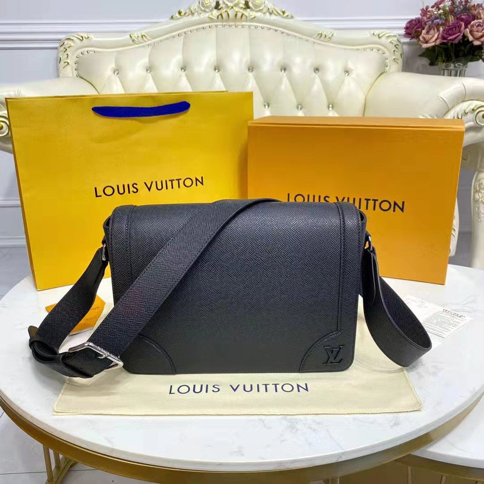 Louis Vuitton LV Unisex New Flap Messenger Black Taiga Cowhide Leather Handbag