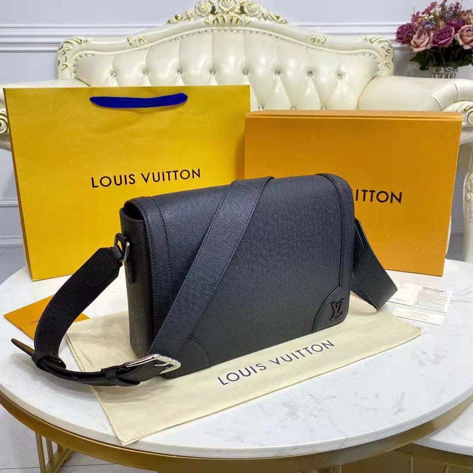 Louis Vuitton LV Unisex New Flap Messenger Black Taiga Cowhide Leather Handbag
