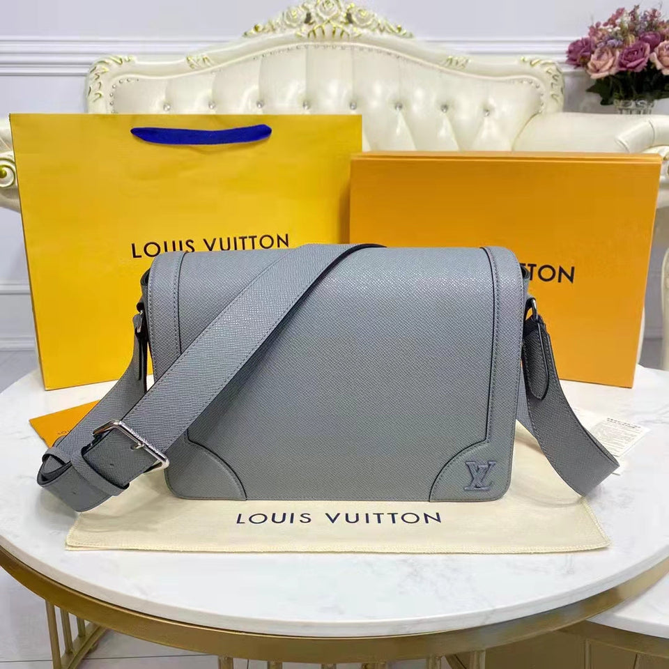 Louis Vuitton LV Unisex New Flap Messenger Grey Taiga Cowhide Leather Handbag