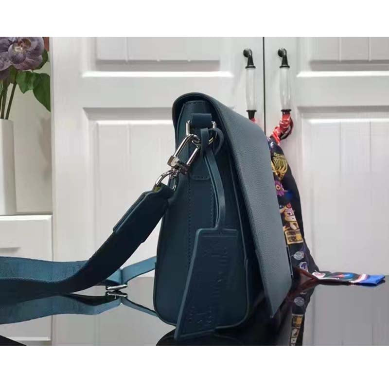 Louis Vuitton LV Unisex New Messenger Blue Aerogram Cowhide Leather Textile Lining Handbag