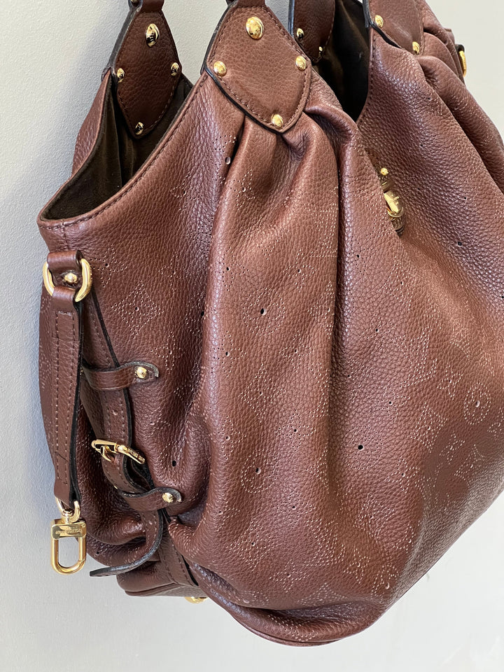 Louis Vuitton LEATHER MAHINA HOBO BAG