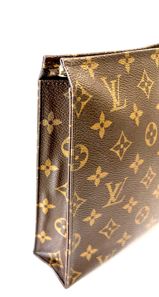 Louis Vuitton MONOGRAM TOILETRY POUCH 26