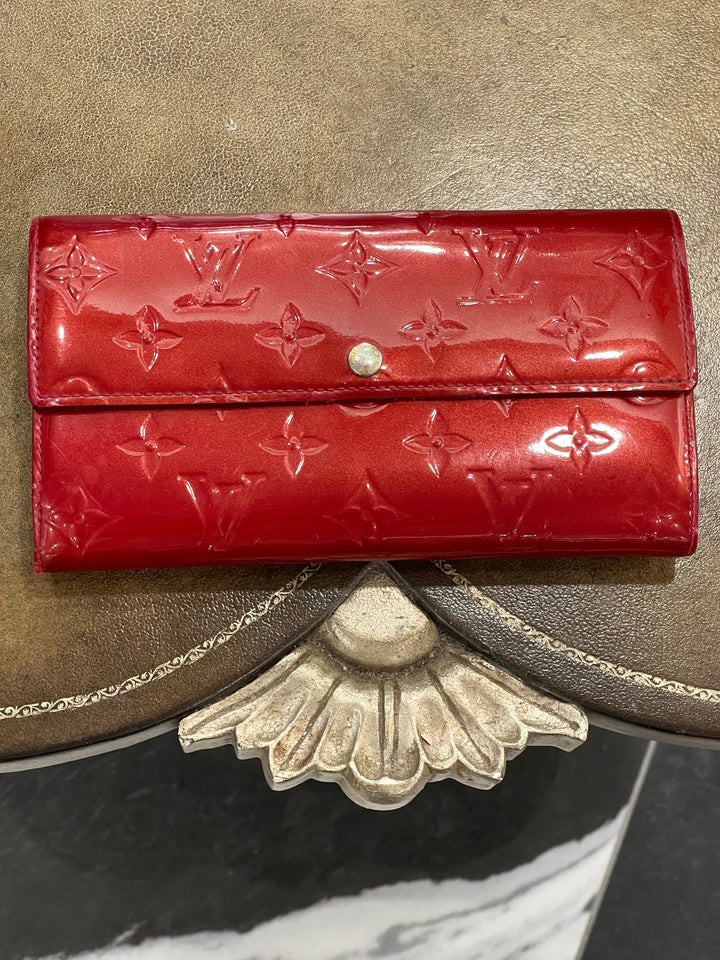 Louis Vuitton MONOGRAM VERNIS SARAH WALLET