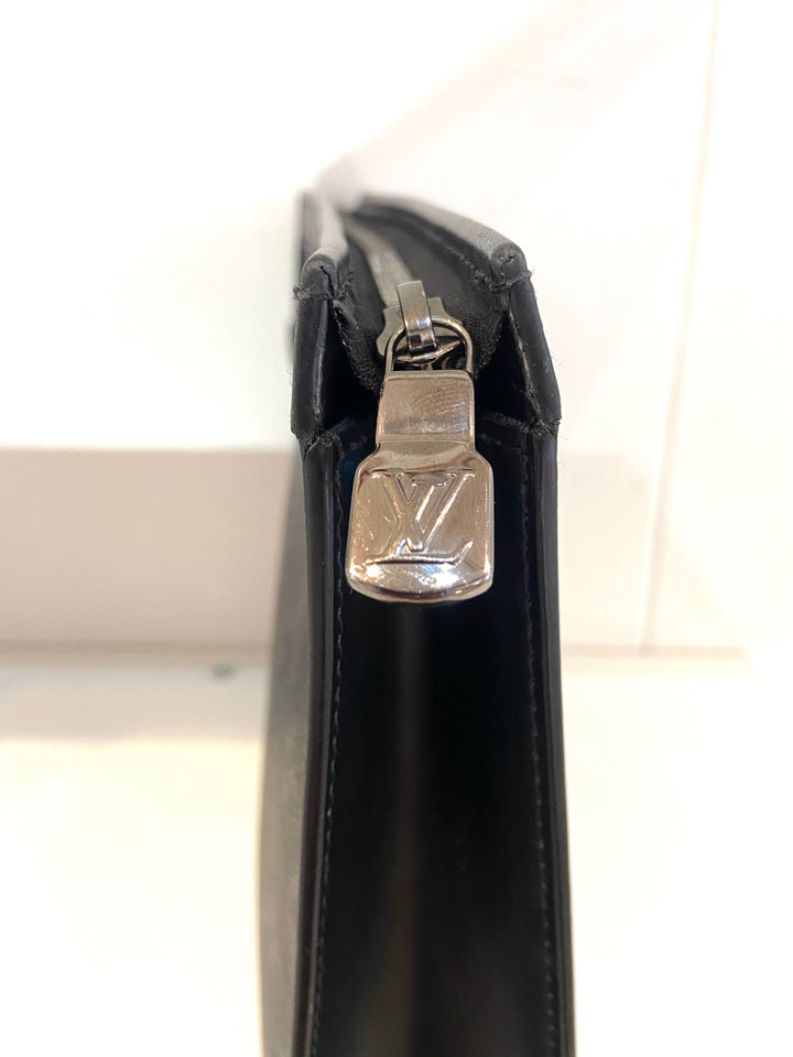 Louis Vuitton MONOGRAM ECLIPSE VOYAGE POCHETTE