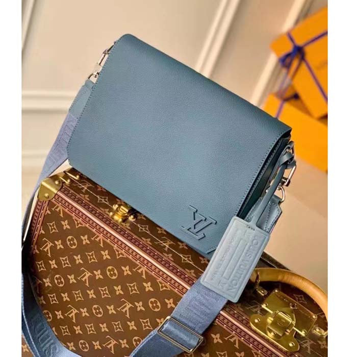 Louis Vuitton Unisex LV Takeoff Messenger Navy Blue Aerogram Cowhide Leather Handbag