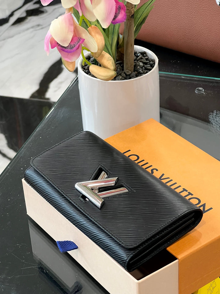 Louis Vuitton TWIST EPI LEATHER LONG WALLET