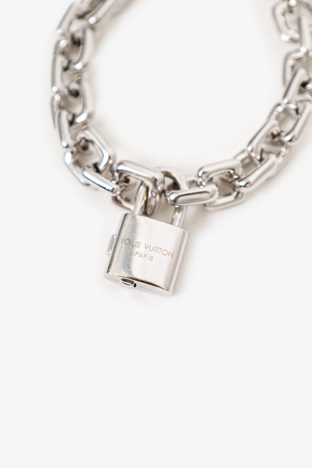 Louis Vuitton 18K White Gold/Pave Diamond Heart Tag Chain Bracelet