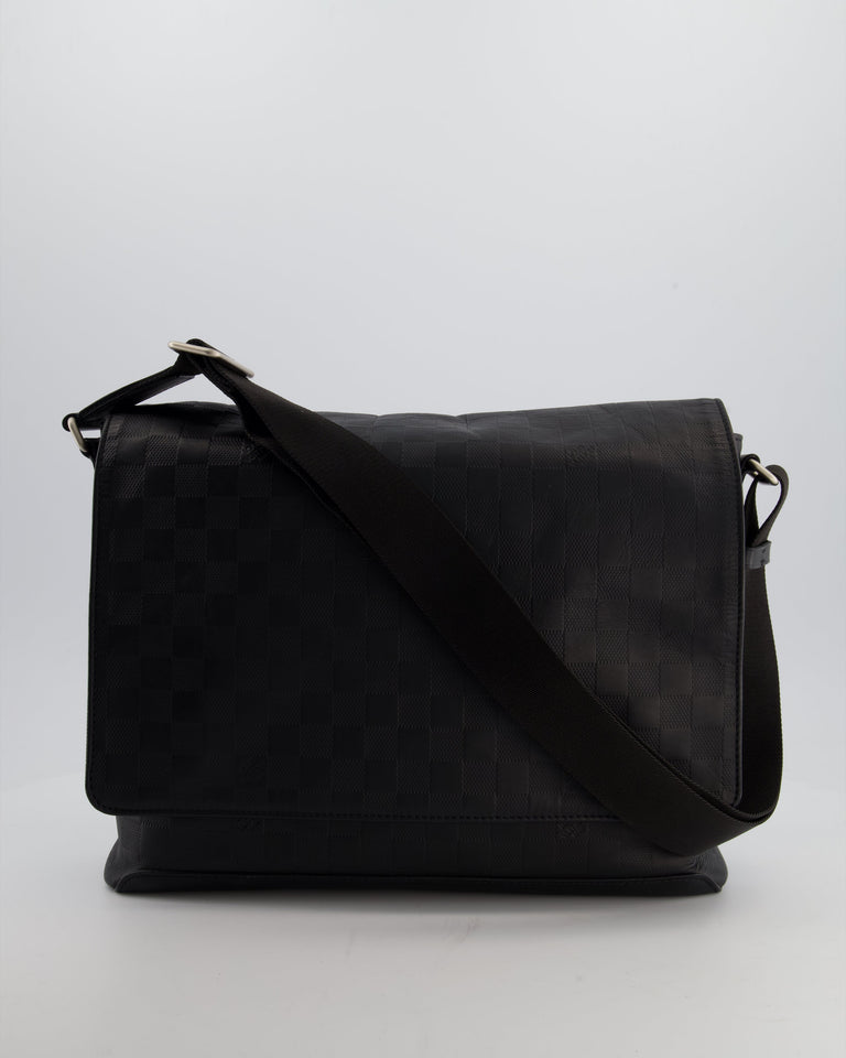 Louis Vuitton Black GM Messenger Bag in Damier Calfskin Leather with Silver Hardware