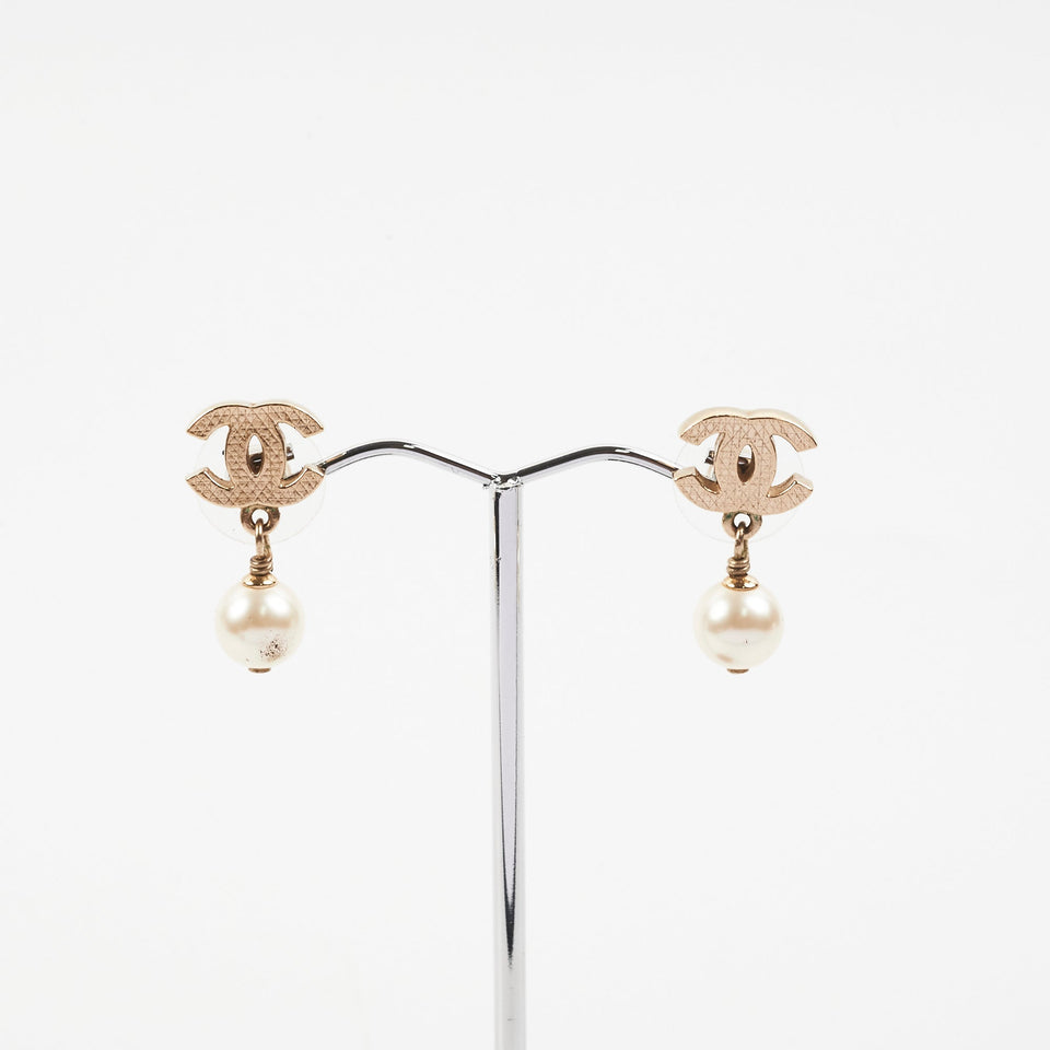 Chanel Drop Pearl Earrings