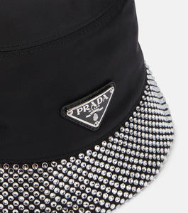 Prada LOGO PLAQUE EMBELLISHED BUCKET HAT