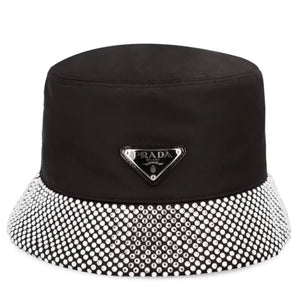 Prada LOGO PLAQUE EMBELLISHED BUCKET HAT