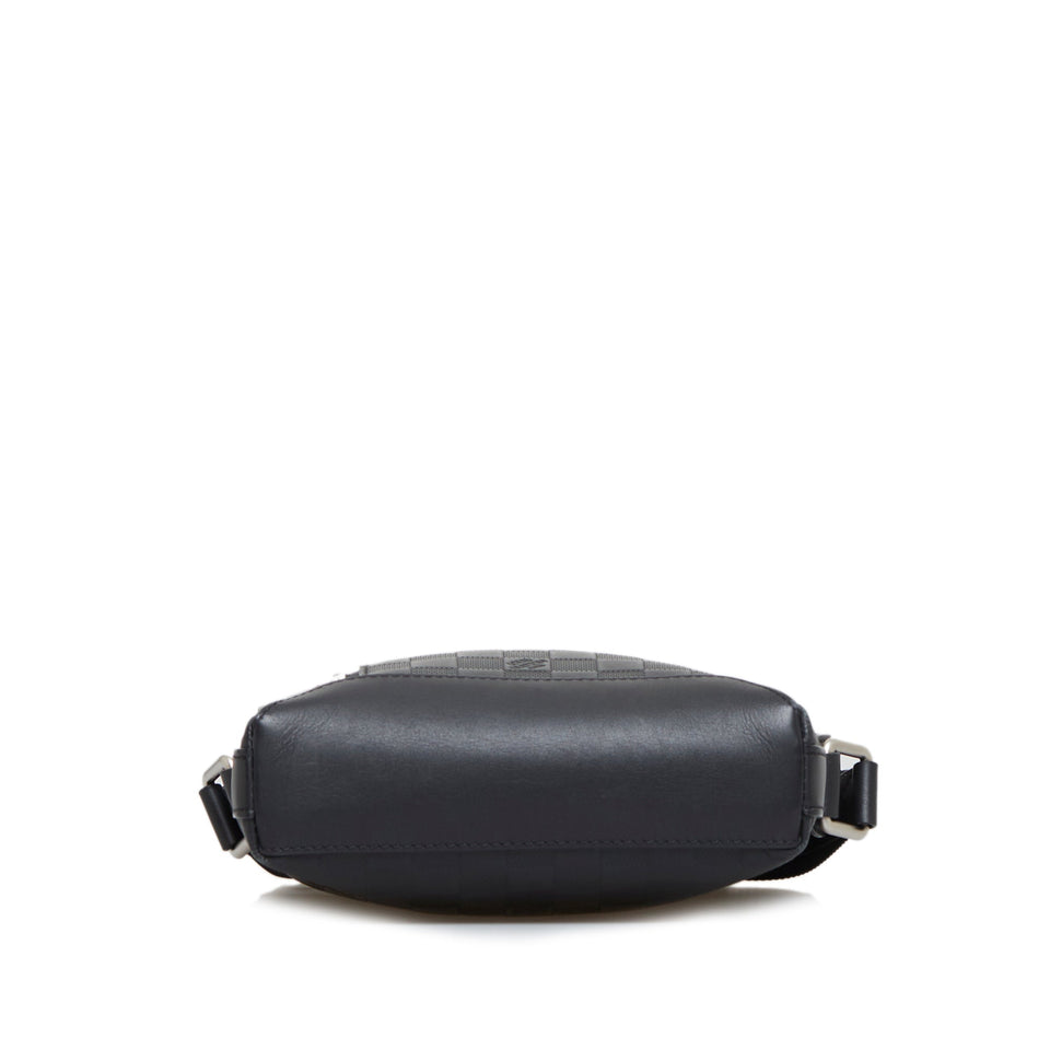 Louis Vuitton Damier Infini Discovery Messenger BB Crossbody Bag