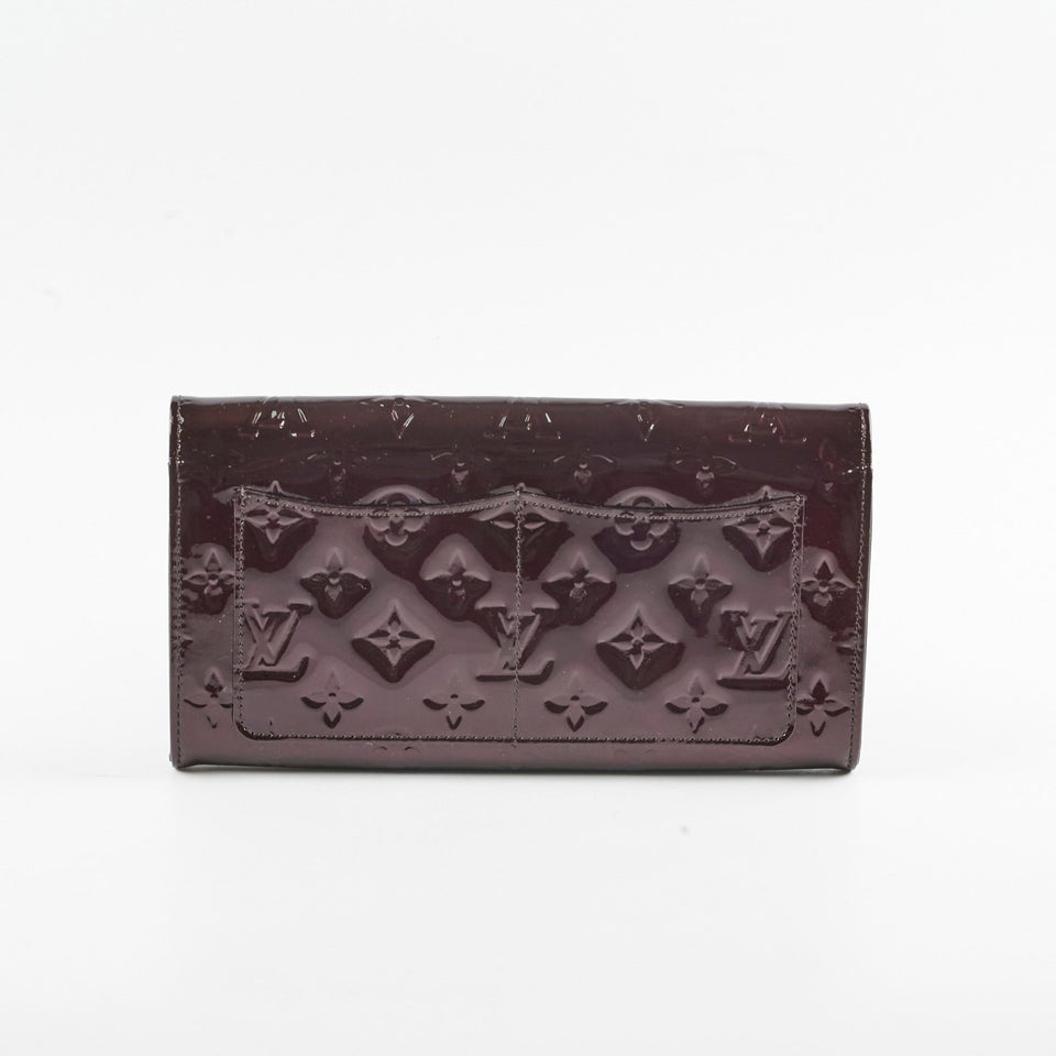 Louis Vuitton Vernis Clutch Amarante