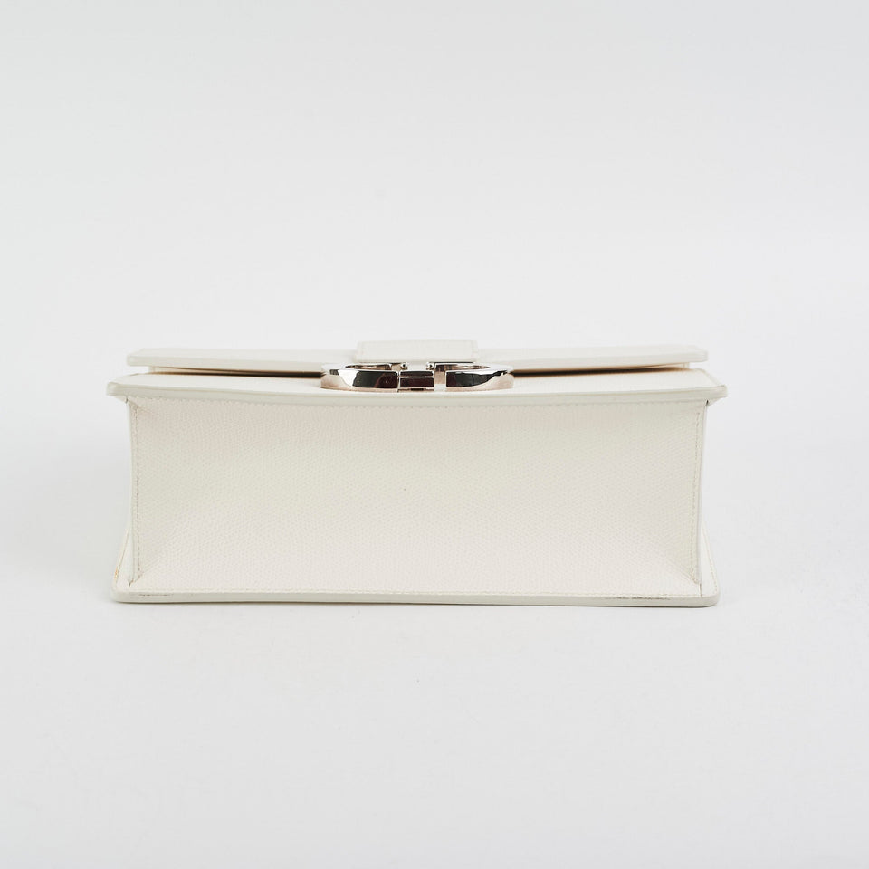 Christian Dior Montaigne 30 White