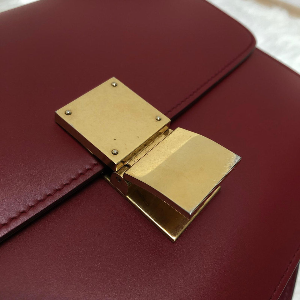 Box Calfskin Medium Classic Box Flap Red with GHW
