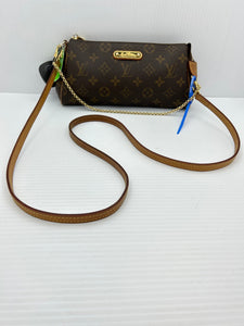 Handbag Luxury Designer By Louis Vuitton Size: Small