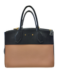 Handbag Designer By Louis Vuitton Size: Large