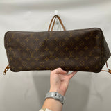 Handbag Luxury Designer By Louis Vuitton Size: Large