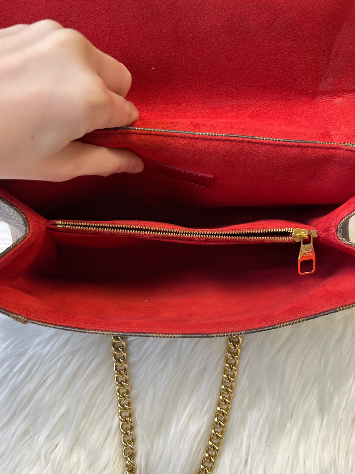 Handbag Luxury Designer By Louis Vuitton Size: Medium