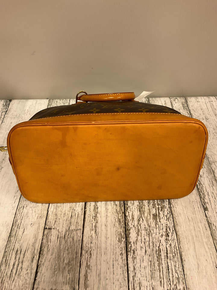 Handbag Designer By Louis Vuitton Size: Medium