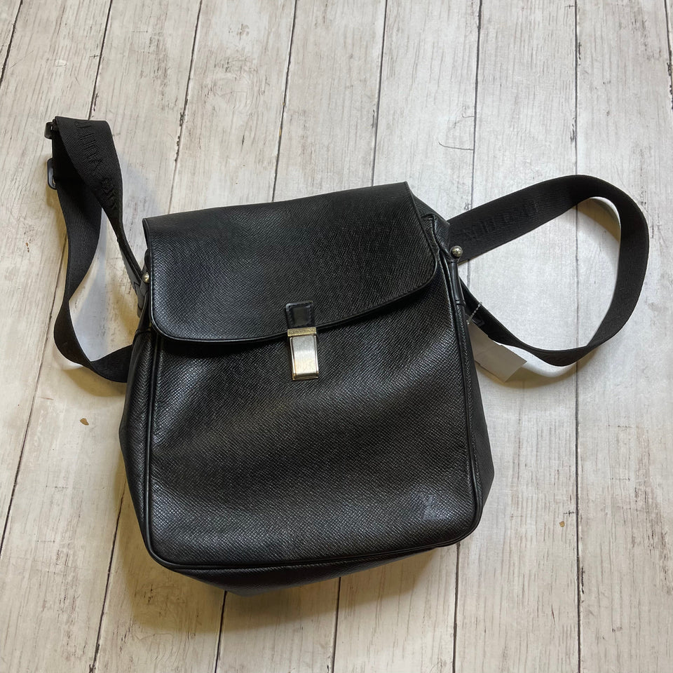 Handbag Luxury Designer By Louis Vuitton Size: Medium