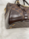 Handbag Luxury Designer By Louis Vuitton Size: Medium