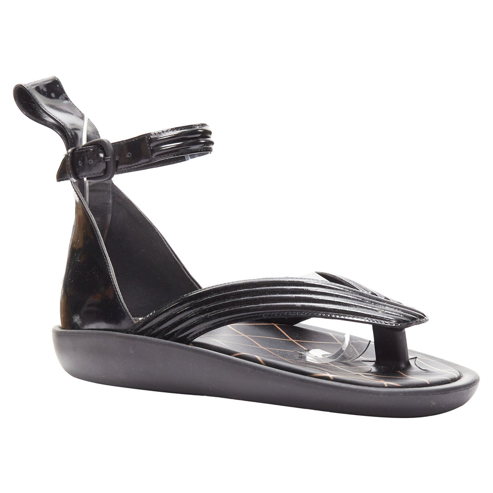 Women's Louis Vuitton Desert Dream leather geta thong sandals