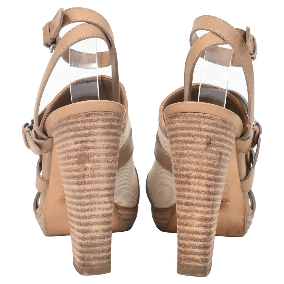 Hermes Buckle Detail Sandals in Beige Leather