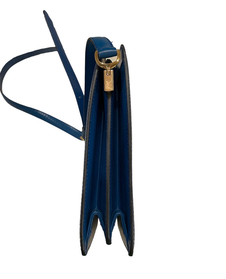 Handbag Designer By Louis Vuitton Size: Small