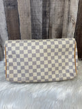 Handbag Luxury Designer By Louis Vuitton Size: Medium