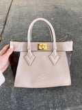 Handbag Luxury Designer By Louis Vuitton Size: Medium
