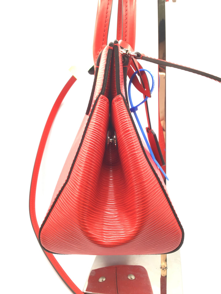 Handbag Designer By Louis Vuitton Size: Medium