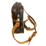 Handbag Luxury Designer By Louis Vuitton Size: Medium