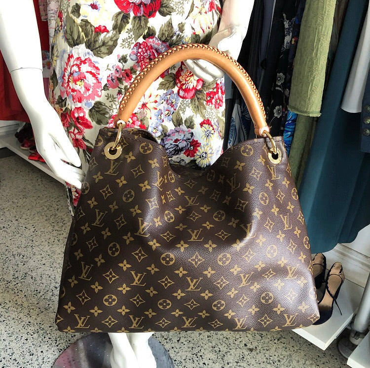 Louis Vuitton Artsy MM Monogram Tote Bag