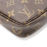 Louis Vuitton Pochette Accessoires Clutch