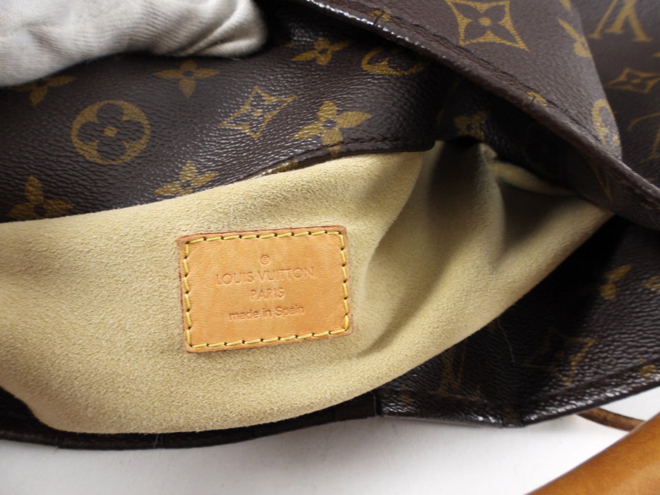 Louis Vuitton Monogram Canvas Artsy MM Bag