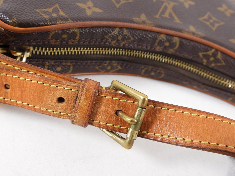 Louis Vuitton Monogram Canvas Croissant PM Baguette Bag