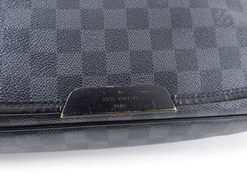 Louis Vuitton Damier Graphite District Messenger Laptop Bag