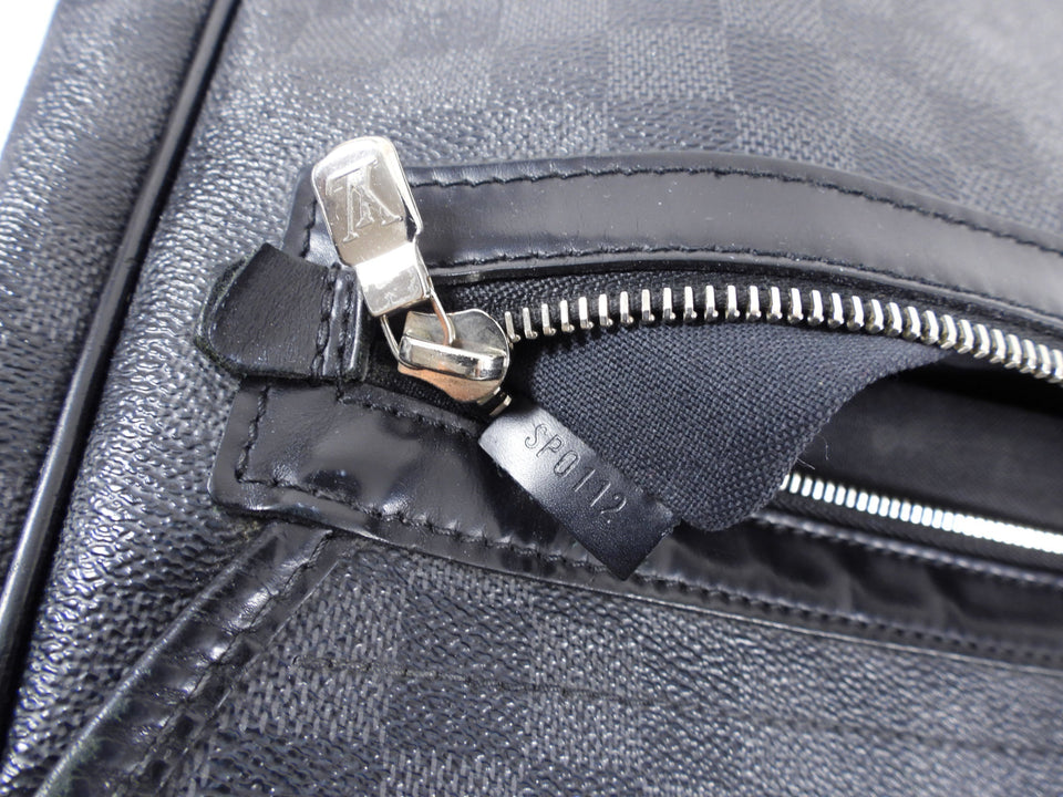 Louis Vuitton Damier Graphite District Messenger Laptop Bag