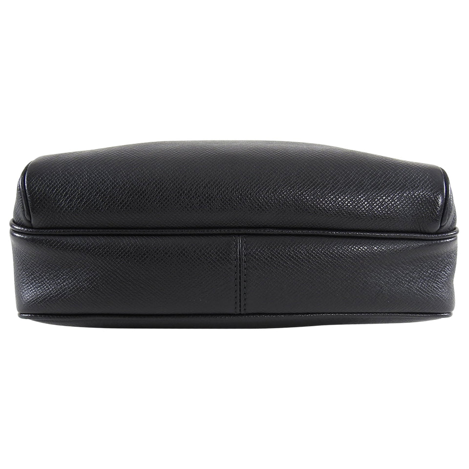 Louis Vuitton Spring 2018 Kim Jones Black Leather Messenger Bag