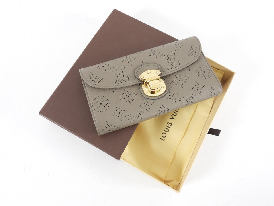 Louis Vuitton Mahina Leather Amelia Push Clasp Wallet
