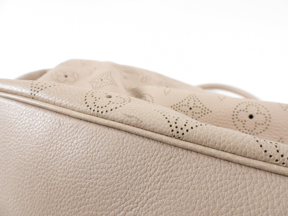 Louis Vuitton Beige Mahina Hobo XL Bag