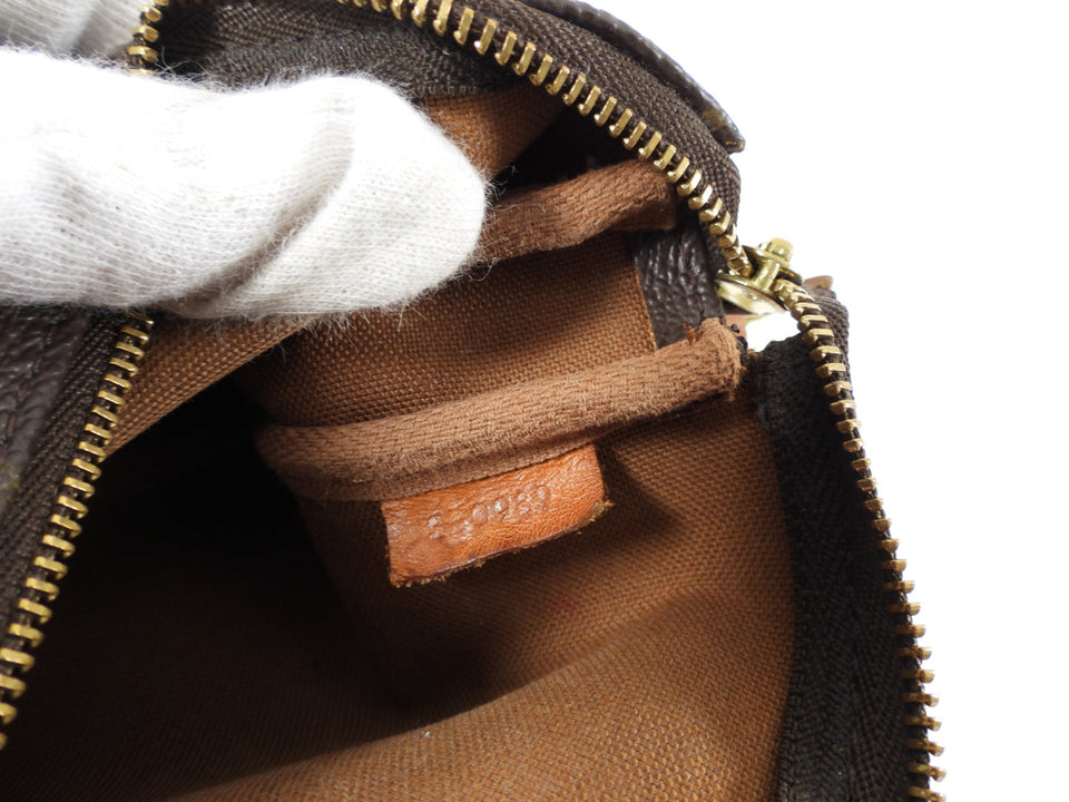 Louis Vuitton Vintage 1999 Monogram Pochette Accessoires Bag