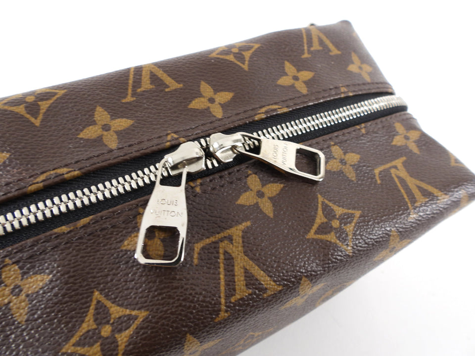 Louis Vuitton Monogram Canvas Toiletry Travel Accessoires Bag