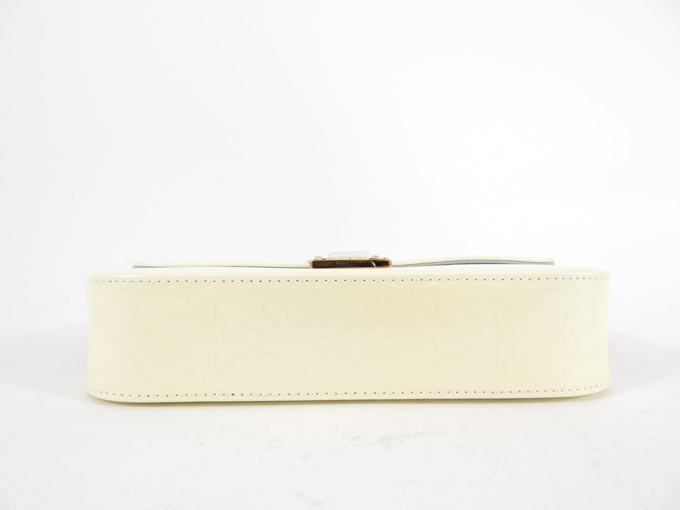 Louis Vuitton Ivory Perle Vernis Malibu Street Baguette Shoulder Bag