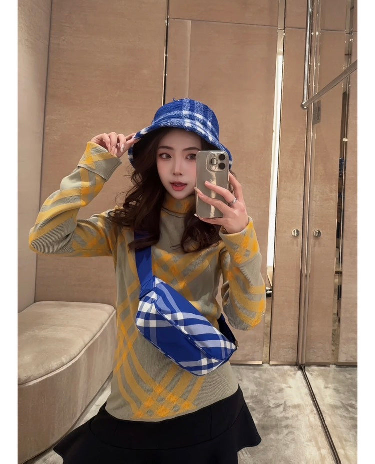 Luxury Burberry MH Fleece Check Reversible Bucket Hat Black